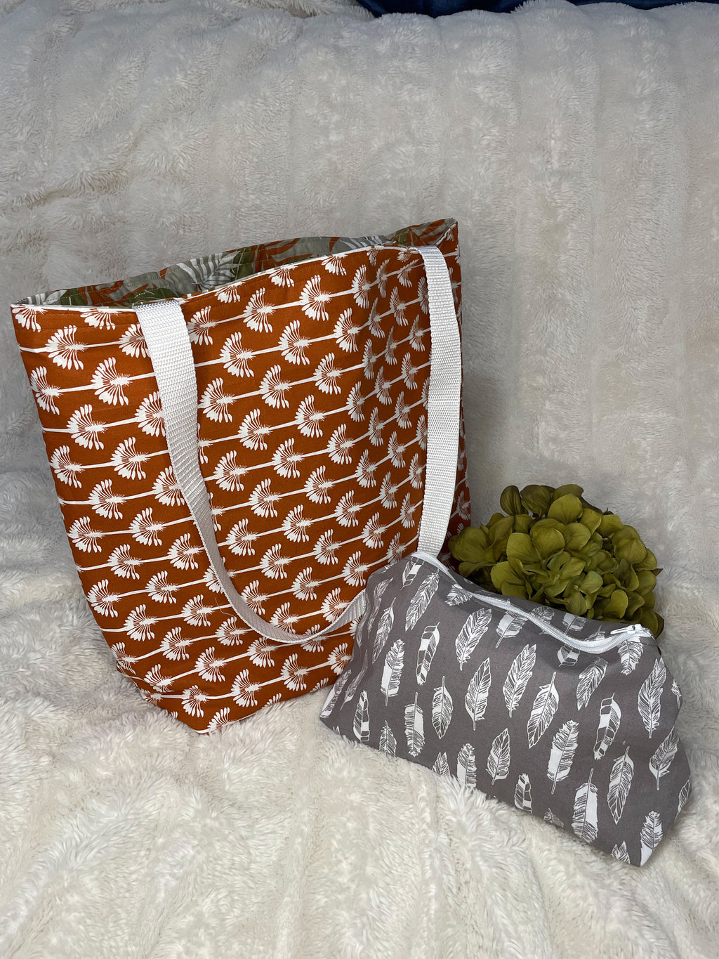 Reversible Rusty brown and white tote